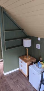 Cozy bedroom & basement with amenities - 1