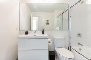 Serene 1 Bedroom apartment with fitness room in SF - 4