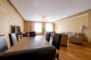 5 Bedroom Apartment In The Heart Of the City - 7