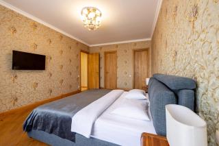 5 Bedroom Apartment In The Heart Of the City - 6