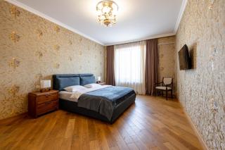 5 Bedroom Apartment In The Heart Of the City - 4