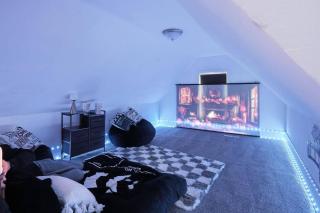 Brand NEW King Suite| Movie/Game Room| Coffee Bar - 4