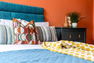 Stylish 4 Bed-Town Centre - 3