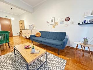 Cozy Athenian Nest Getaway - 0