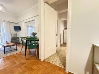 Cozy Athenian Nest Getaway - 9