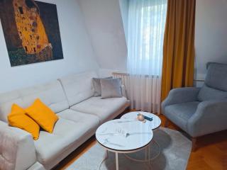 APARTMENT 88, self check-in, free parking - 8