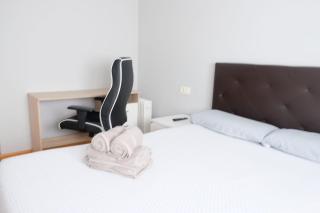 Bonito piso zona hospital con garaje - 4