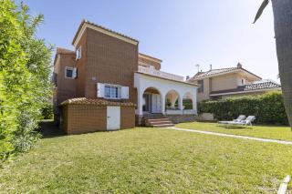 Almarda Beach House - 8