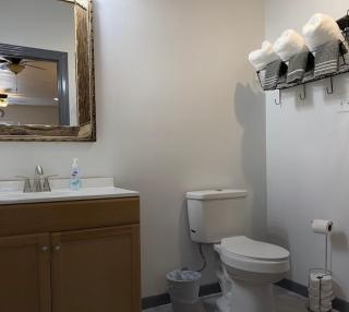 Redfish Bed and Bath - 9