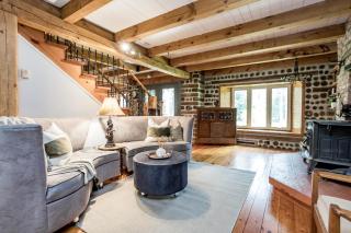 The Pines Woodland Retreat With Pool and Outdoor Pavilion - 8