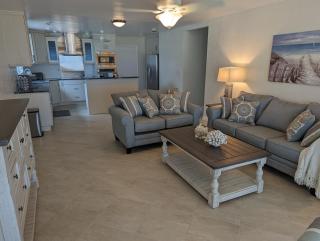 Beautiful Ormond Beachfront House! - 4