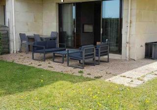 Deauville Beachfront Garden Apartment - 8