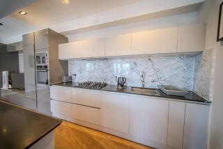 Agar Villa 2BR Home with Garden & Hot Tub - 2