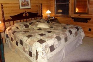 Rustic Cabin Getaway with Stunning Front Porch near Beaumont, Texas - 4