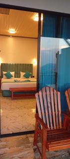 Golden View Guest Ella - 6