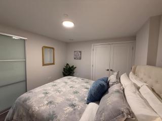 Modern and Chic One Bedroom Apartment in Downtown - Halifax - 2