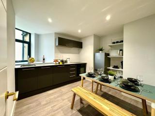 Stylish 3 Bed Apartment Sleeps 8 Lift Access - Bournemouth - 6