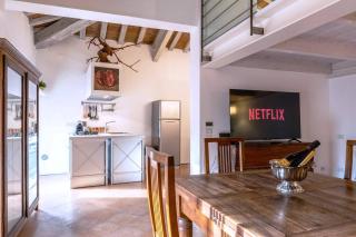 Minimal Paradise - 4 person, Tower View - 8