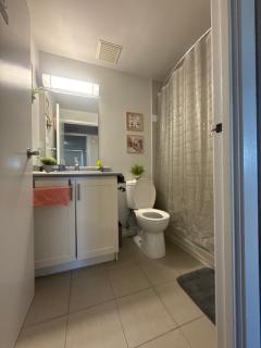 Beautiful, Cozy and Convenient Home - 6