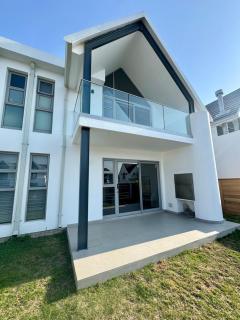 The Quays - Ten at Twilight - 1