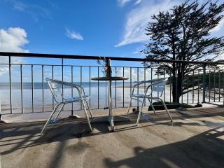 36 Beach Court - Sea Views, Parking, Balcony - 7