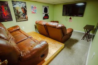 Blue Heron Cottage with Game Room, Deck & Hot Tub - 4