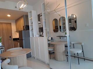 Homey Roxas Blvd Condo Pool Parking WiFi - 6