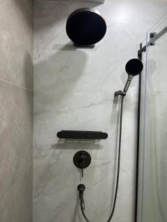 Люкс апартаменты в NRG U-TOWER с видом на город - 7