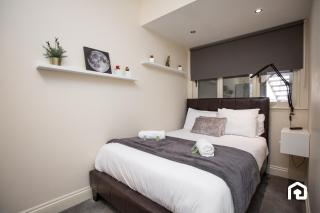 Stylish Cosy Two Bed Apartment - Coast Location - 9