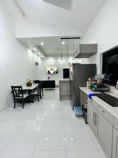 Salisbury Avenue -  - 9