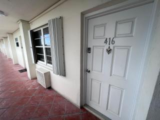 Unique Water Views, free Parking 1bed 1 bath Rooffornomads 416 - 9