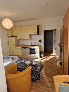 Low Budget Apartment in Plauen - 6