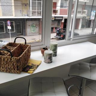 Departamento amplio, a la calle, Plaza Colón - 9