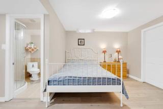 Cozy Private Basement Suite Beside Plaza Free Parking Walk to Groceries & Dining - 6