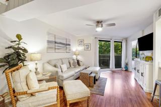 Harbourside Villa Steps to Shops Dining & Marina - 7