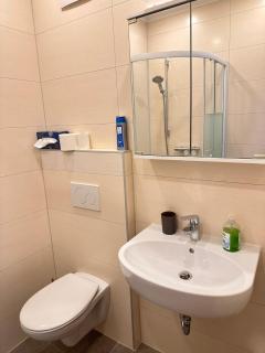 Rosie`s Double Bedrooms and Suites - 4