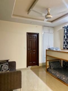 AB's skyview apartment - 2