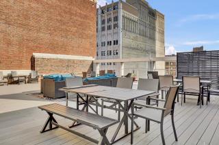 Luxury lofts, Downtown, Playhouse Sq, Near Stadium and Arena, Fire Pit, Rooftop deck, BBQ, Onsite Garage Parking, Close to EVERYTHING! - 3