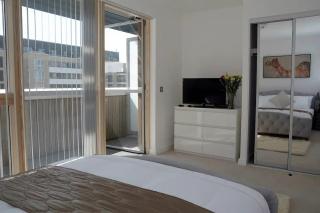 Canning Town Luxury Flat - 5