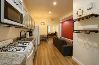 Soulard King Loft near Anheuser-Busch Brewery - 9