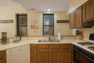 Bright Soulard Loft-King-Queen 2 Baths Parking - 1