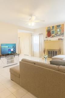 Beautiful, renovated, comfy home for any occasion! - 0