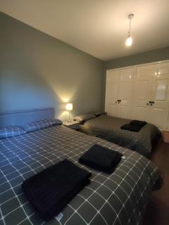 Free Parking 4 Beds Flat 15 min train to Victoria London Bridge St Paul Cathedral - 2