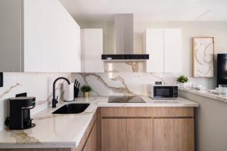 SunJoy Gateway Lux 2 bedroom House by PH - 4