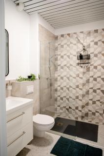 Beautiful new studios super location - 9