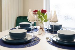 Stylish 1-Bedroom with Garden in the Heart of London - 6