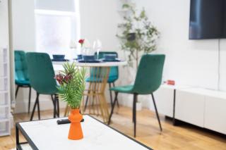 Stylish 1-Bedroom with Garden in the Heart of London - 7