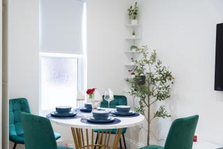 Stylish 1-Bedroom with Garden in the Heart of London - 2