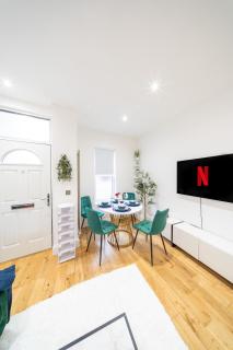 Stylish 1-Bedroom with Garden in the Heart of London - 4