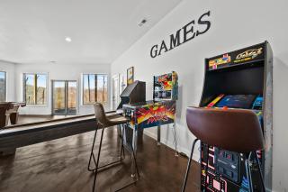 Ritzy Bear Lodge, Game Room, Mountain Views, WIFI, Fireplace on deck, arcade Game - 6